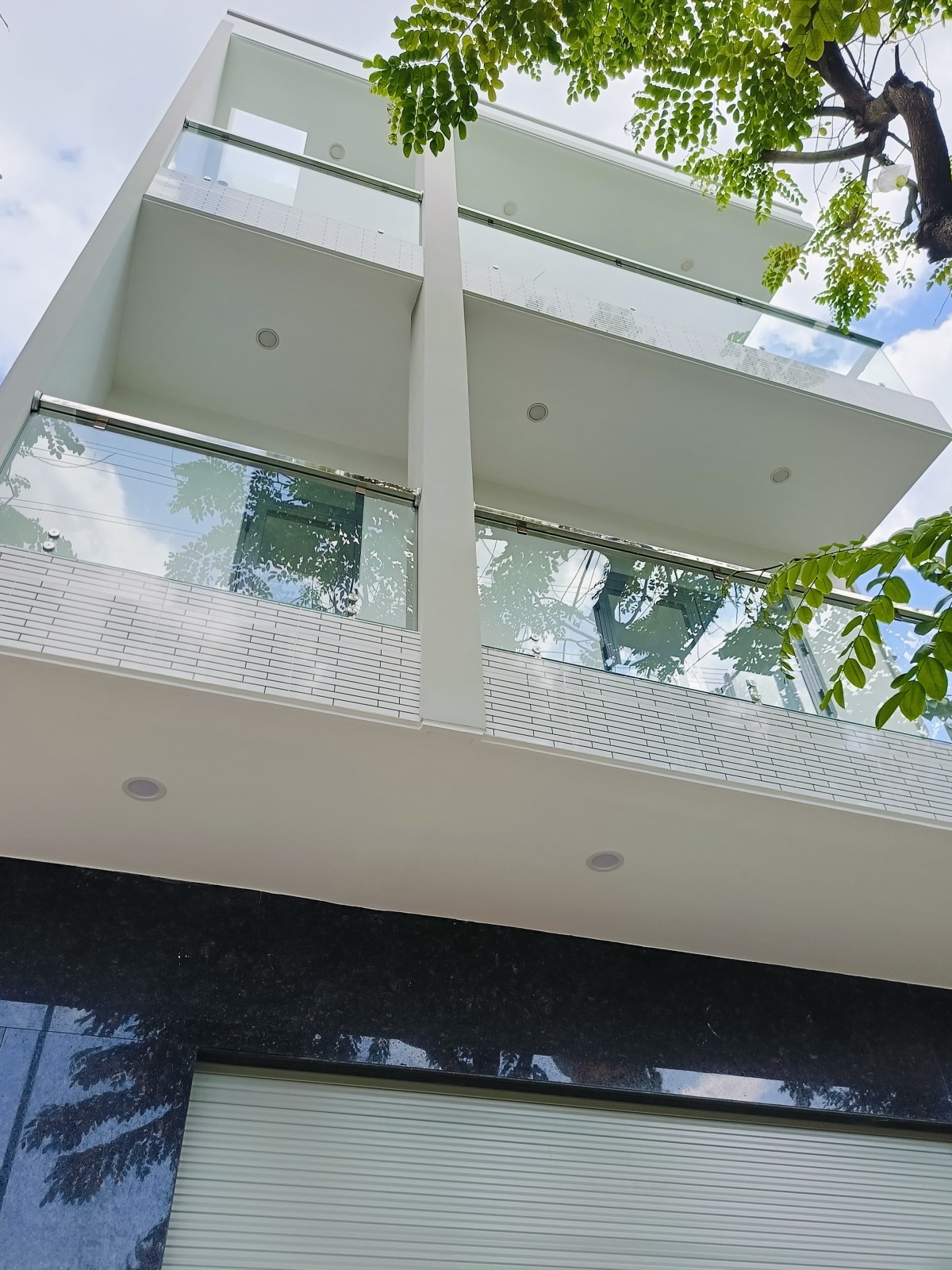 Mặt tiền Phạm Văn Đồng 22m2 3tầng 5.4x4m chỉ 6 tỷ Phường 1 Gò Vấp 6 đến 10 tỷ