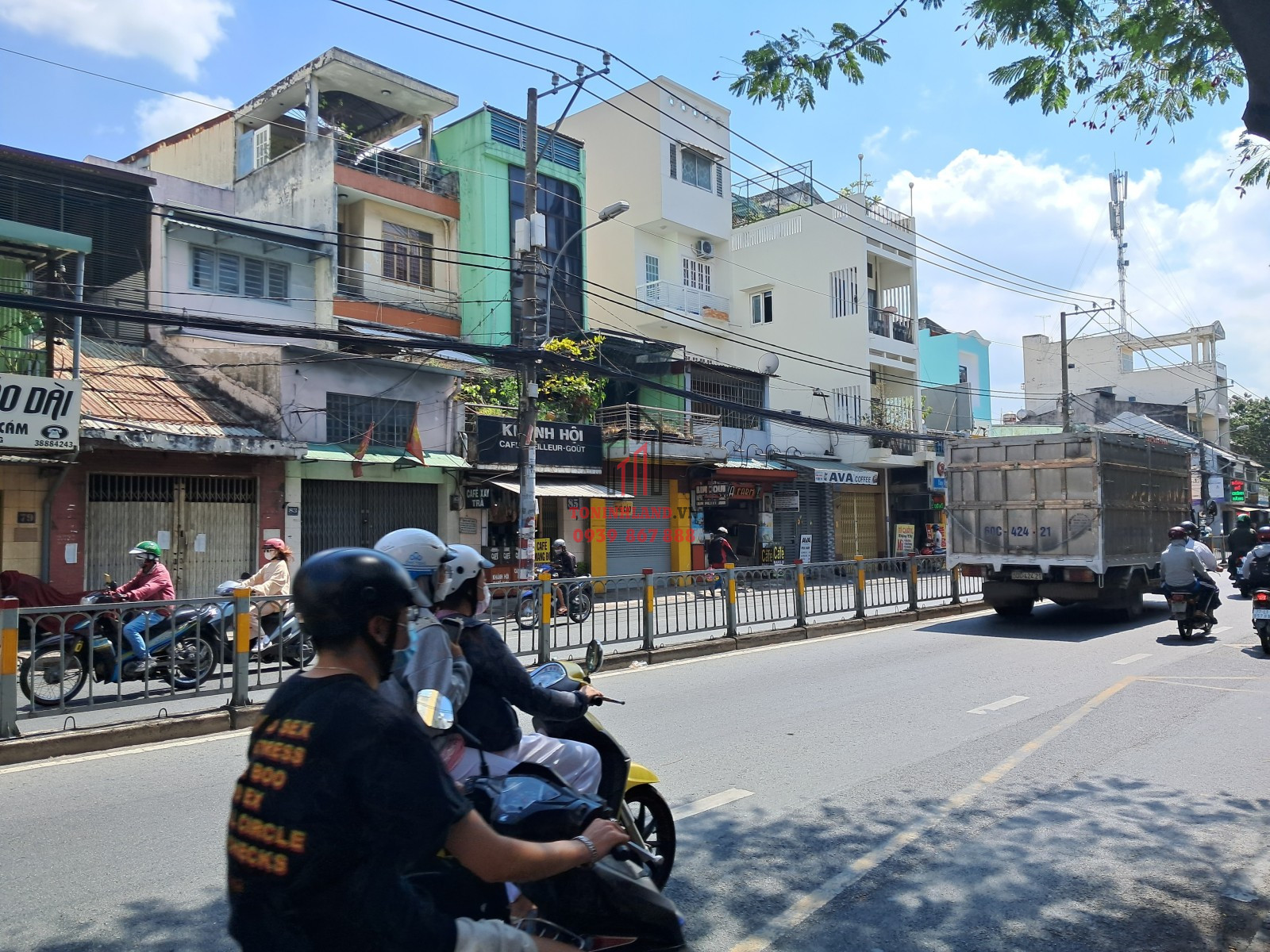 MẶT TIỀN Nguyễn Tất Thành 66/46m2 4 tầng 3.7x18m chỉ 12 tỷ Phường 13 Quận 4 10 đến 20 tỷ