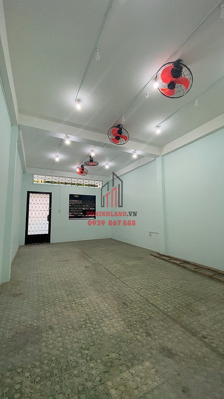 Mặt tiền Phạm Văn Chí 81m2 4 tầng 4.4×18.5m nhỉnh 15 tỷ Phường 4 Quận 6 10 đến 20 tỷ