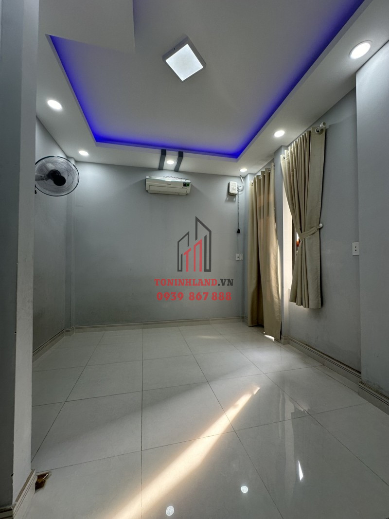 Hẻm xe hơi Cách Mạng Tháng Tám 27 m2 4 tầng, ngang 2.9 m nở hậu 5.7 m, dài 7.7 m giá nhỉnh 3 tỷ Phường 12 Quận 10 3 đến 6 tỷ