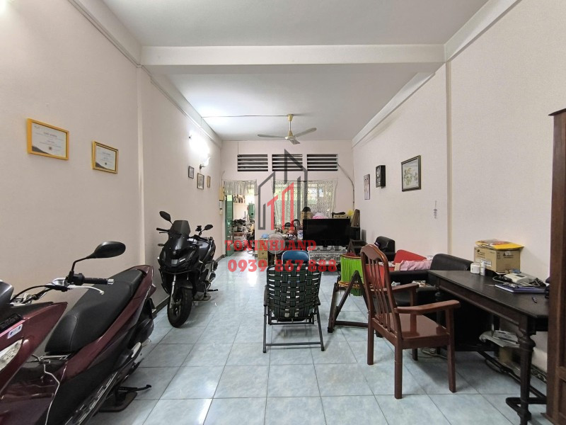 Nhà hẻm ô tô Lê Quang Định, diện tích 93 m2, 3 tầng, giá chỉ 15 tỷ, Phường 5, Bình Thạnh