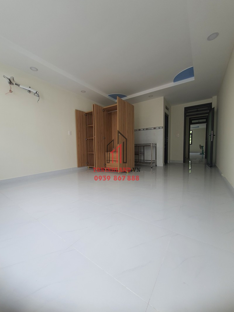 Căn hộ dịch vụ hẻm xe hơi, đường Thạnh Lộc 14, Quận 12, diện tích 82m² (4×20.5m), kết cấu 5 tầng, giá chỉ 6.8 tỷ